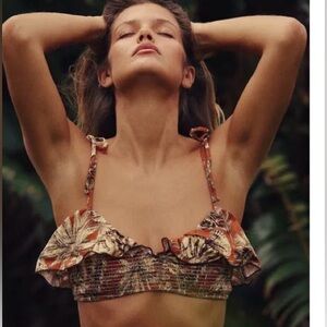 FREE PEOPLE free-est Avery Bikini Top size medium